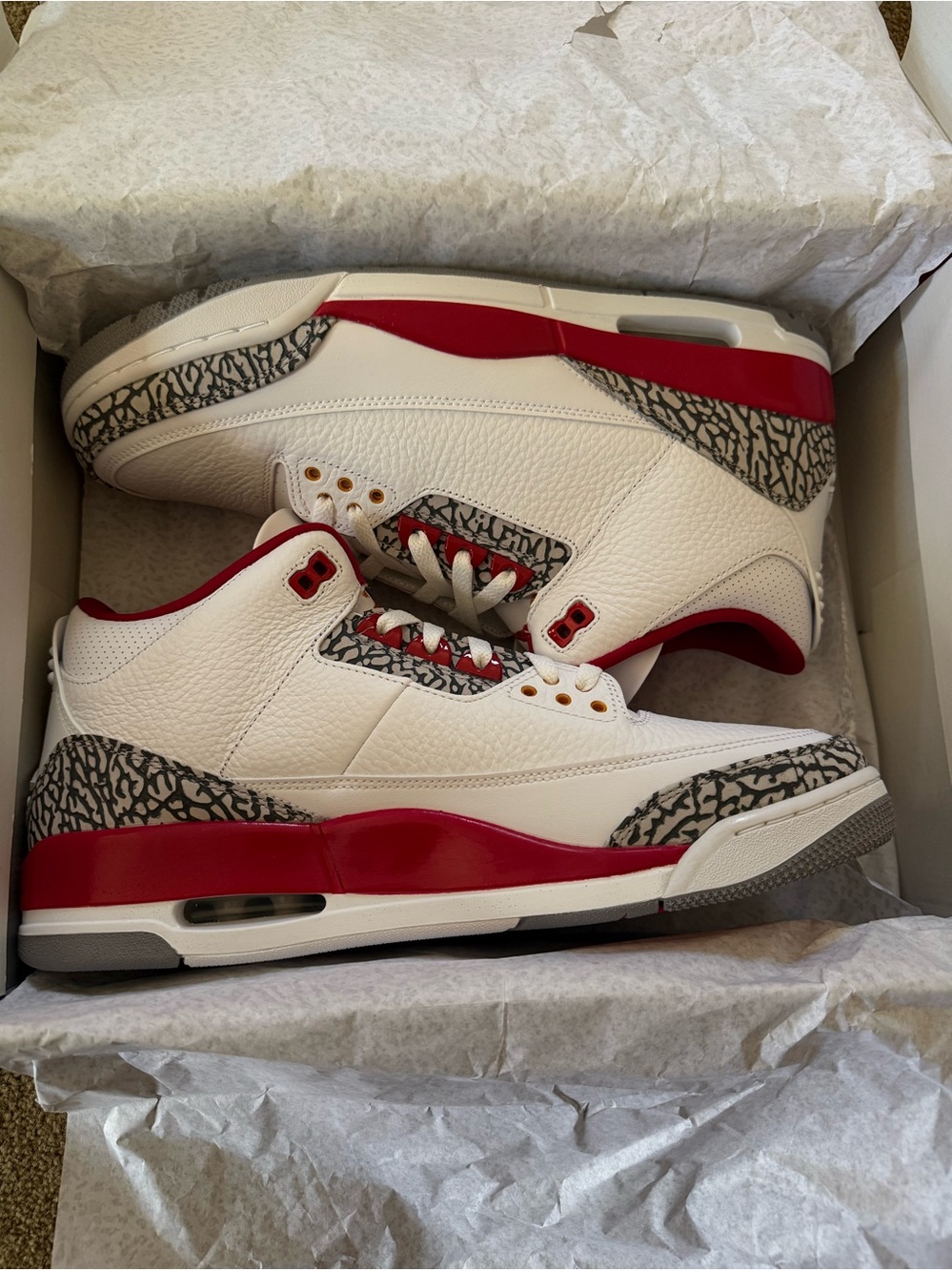 Jordan• 3 Retro in White, Light Curry-Cardinal Red